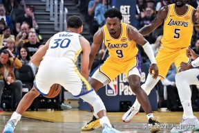 NG28-浓眉哥在勇士比赛中势不可挡，回归赛场引发热议！的简单介绍