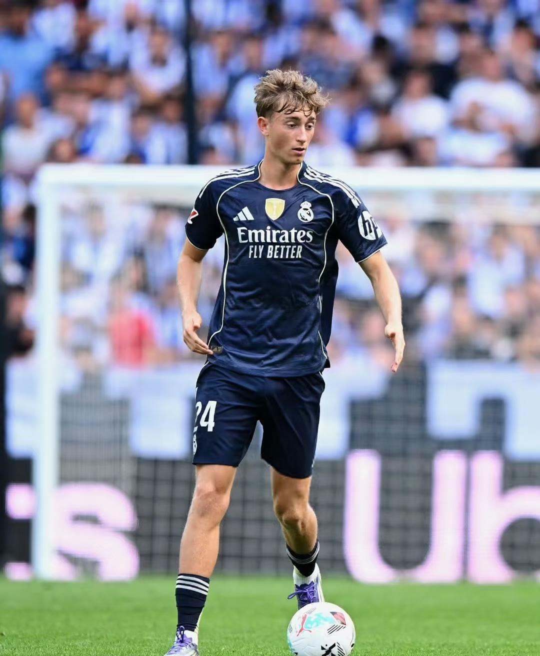 包含欧冠加时末段再迎强敌，皇家马德里再遭质疑，主帅态度：质疑声仍在，临场指挥获称赞的词条