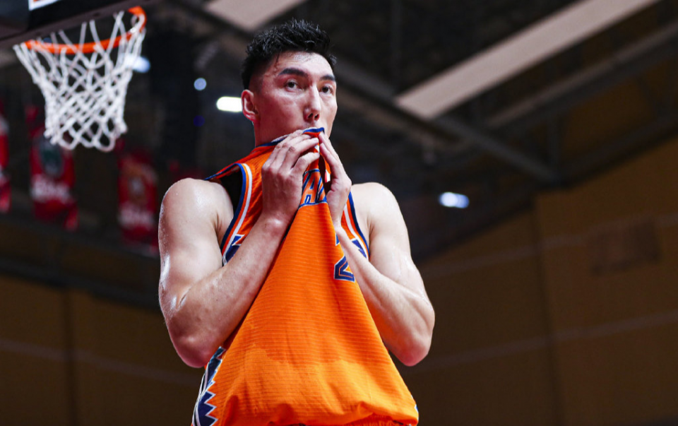 包含CBA季后赛赛程吃紧；纽卡斯尔今夜复出首秀；更衣室稳定；纪律约束更严格的词条