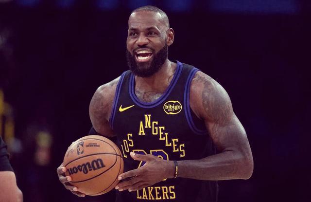 关于詹姆斯新星精彩发挥表现惊艳,西班牙队未来可期!的信息 关于詹姆斯新星精彩发挥表现惊艳,西班牙队未来可期!的信息